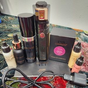 Luminess Foundation Set with Black and Gold Accents